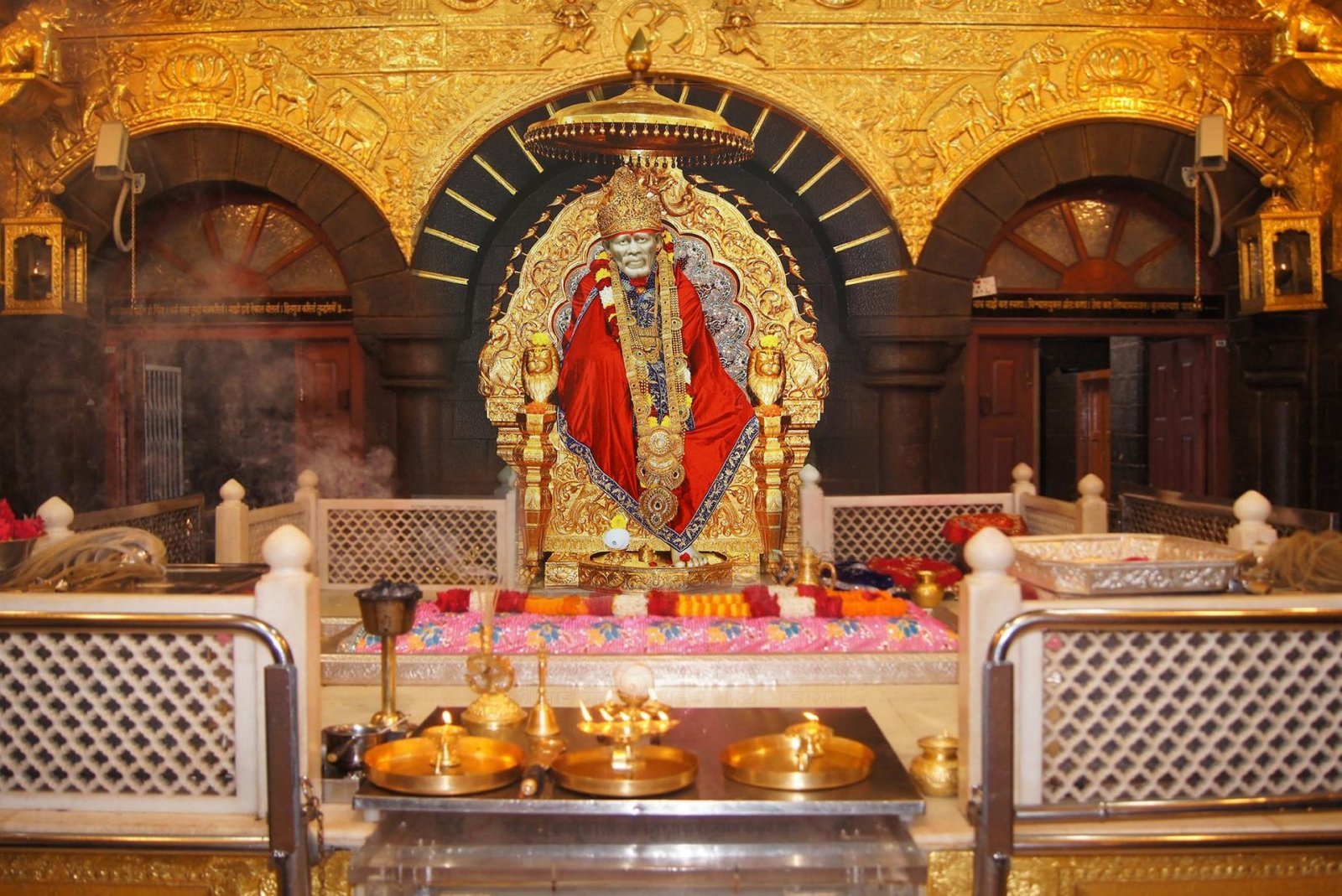 hyderabad to shirdi cab